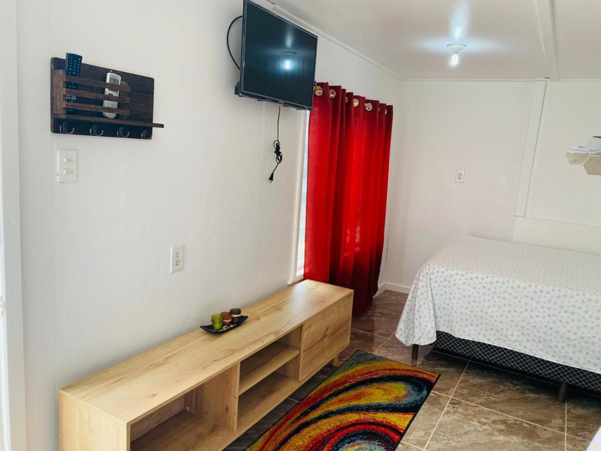 Blue Sky Rentals Utila Εξωτερικό φωτογραφία